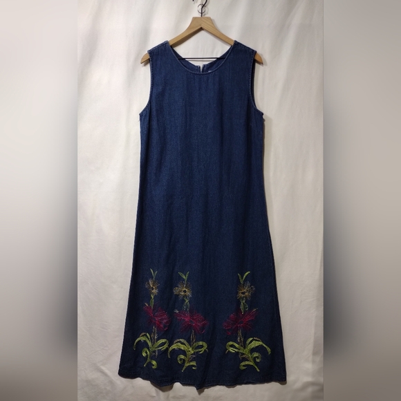 Sarin Dresses & Skirts - NWT Vintage 1990s Sarin Embroidered Floral Sleeveless Denim Maxi Dress Women's L